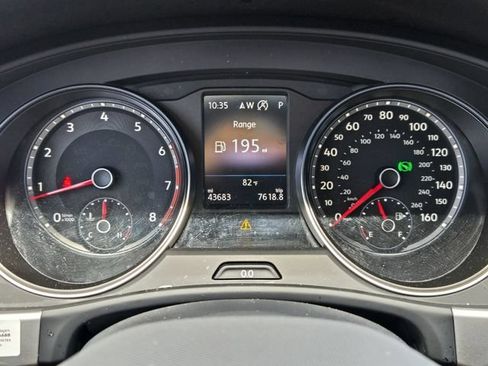 Used 2021 Volkswagen Atlas Cross Sport SE FWD image 22