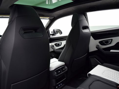 Used 2021 Lamborghini Urus image 27