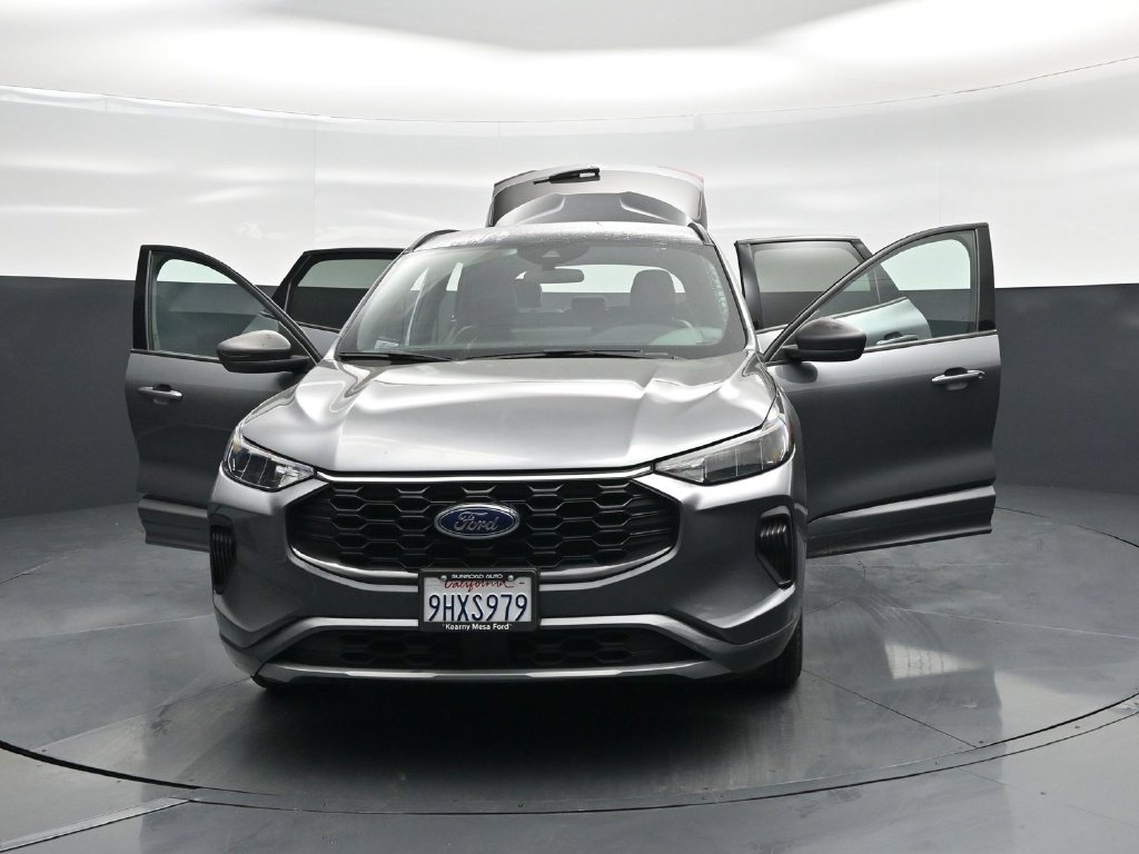 Certified 2023 Ford Escape ST-Line w/ Tech Pack #1 FWD image 33