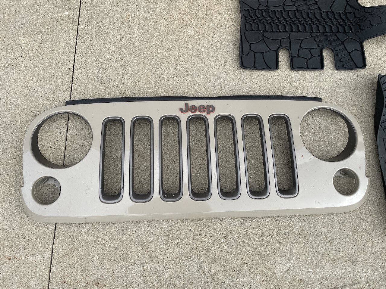 Used 2016 Jeep Wrangler Unlimited Sahara AWD/4WD image 59