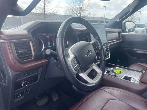 Used 2024 Ford Expedition Limited image 10