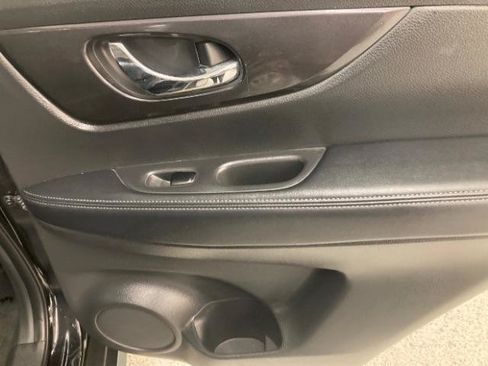 Used 2020 Nissan Rogue SV AWD/4WD image 32