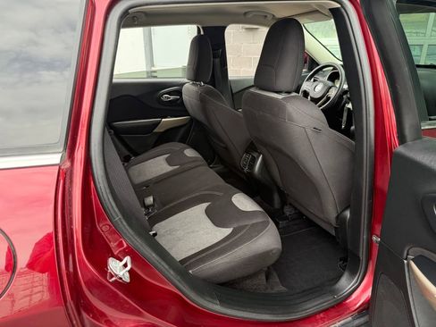 Used 2018 Jeep Cherokee Latitude image 23