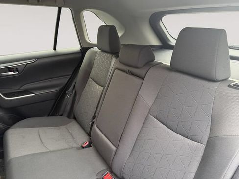 Used 2022 Toyota RAV4 XLE w/ Carpet Mat Package (TMS) AWD/4WD image 13