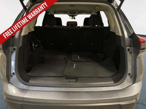 Used 2024 Nissan Rogue SV AWD/4WD image 31