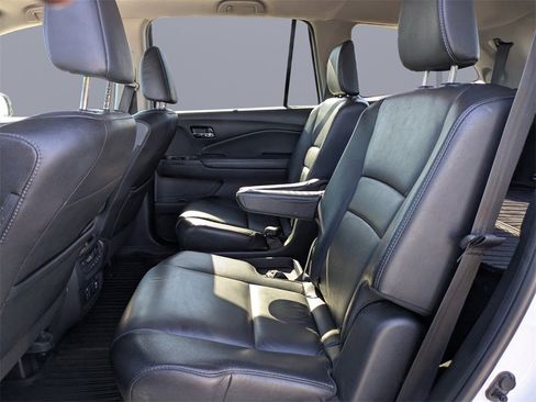 Used 2022 Honda Pilot Touring image 15