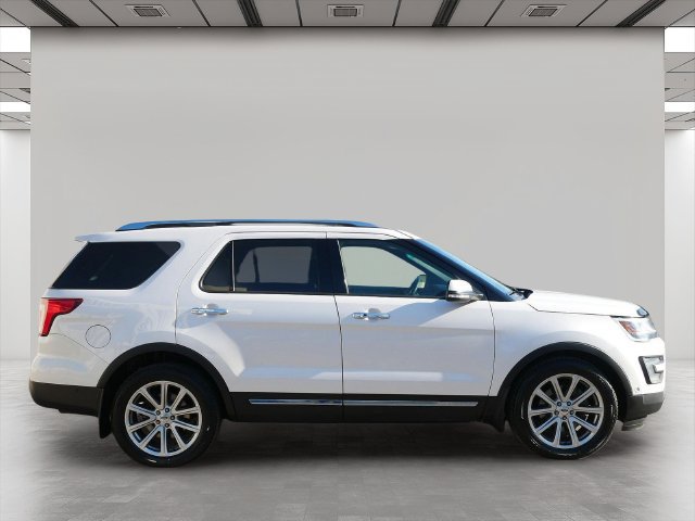 Used 2017 Ford Explorer Limited w/ Equipment Group 301A AWD/4WD image 6