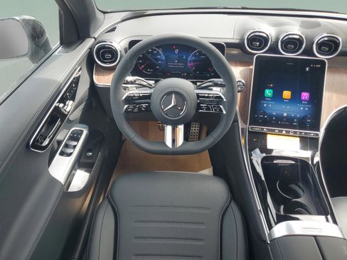 Used 2026 Mercedes-Benz GLC 300 image 14