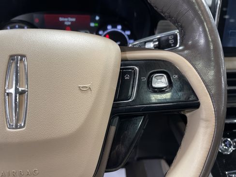 Used 2022 Lincoln Corsair AWD w/ Premium Package image 20