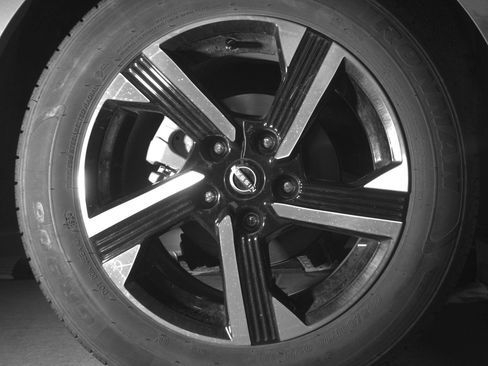Used 2025 Nissan Sentra SV FWD image 15