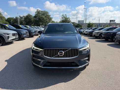 Certified 2023 Volvo XC60 B5 Plus w/ Climate Package AWD/4WD image 8