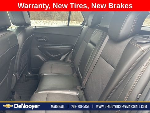 Used 2018 Chevrolet Trax LT w/ LT Convenience Package image 11