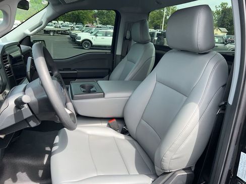 Used 2025 Ford F150 XL RWD image 4