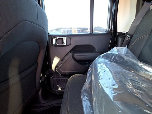 New 2026 Jeep Gladiator Sport image 11