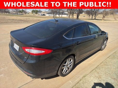 Used 2014 Ford Fusion SE image 3