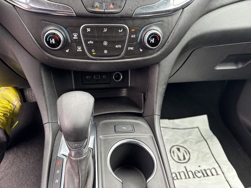 Used 2024 Chevrolet Equinox LT image 18