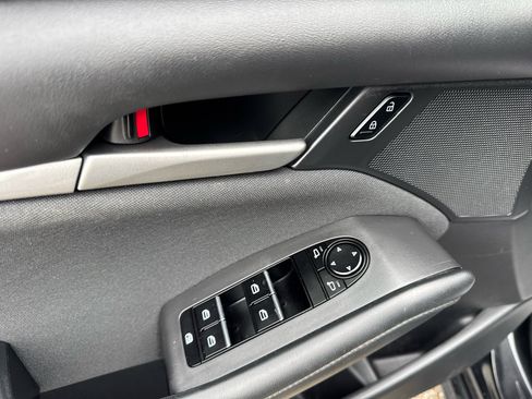 Used 2022 MAZDA MAZDA3 s image 29