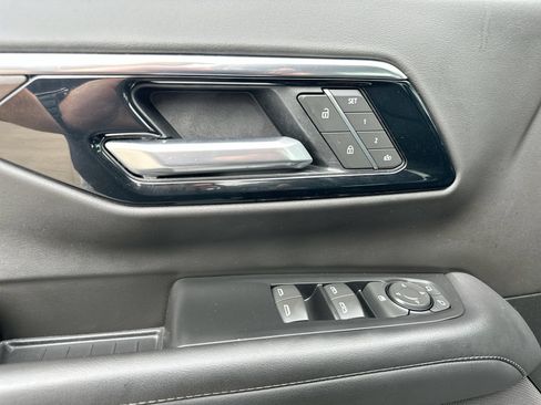 Used 2025 Chevrolet Tahoe LT AWD/4WD image 13