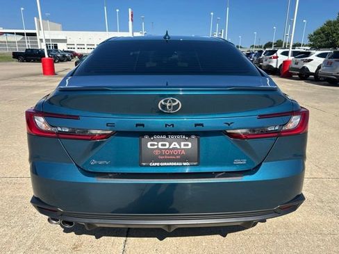Used 2025 Toyota Camry SE w/ Convenience Package FWD image 4