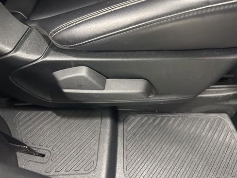 Used 2021 Ford Explorer XLT w/ Equipment Group 202A image 31