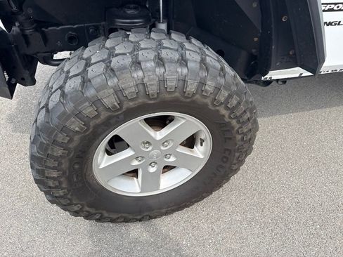 Used 2016 Jeep Wrangler Sport w/ Quick Order Package 24S AWD/4WD image 9