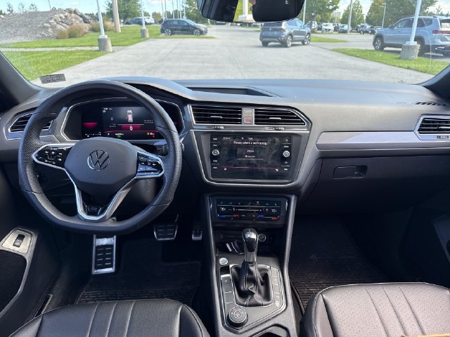Certified 2022 Volkswagen Tiguan SE R-Line AWD/4WD image 19