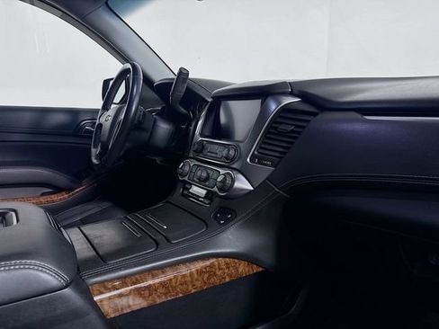 Used 2019 Chevrolet Suburban Premier AWD/4WD image 35
