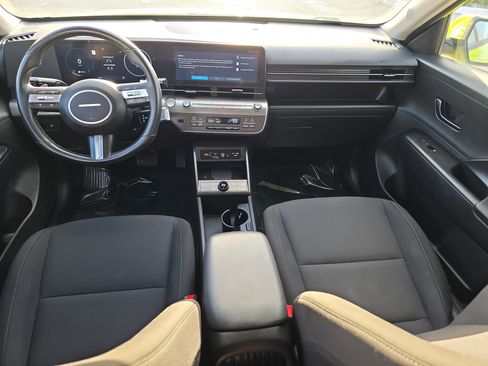 Used 2024 Hyundai Kona SEL w/ Convenience Package FWD image 17
