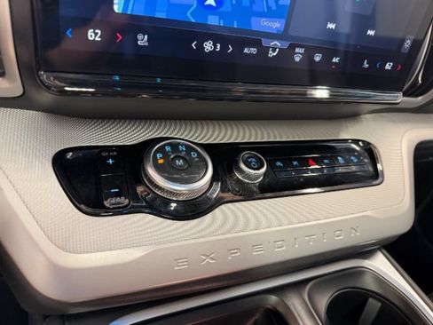 Used 2025 Ford Expedition Active AWD/4WD image 18