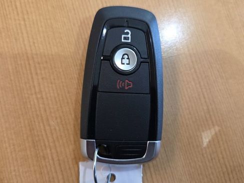 Used 2024 Ford Edge SEL image 30