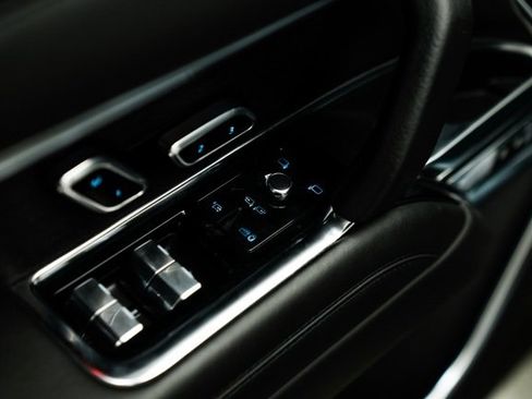 Used 2023 Land Rover Range Rover Autobiography image 21