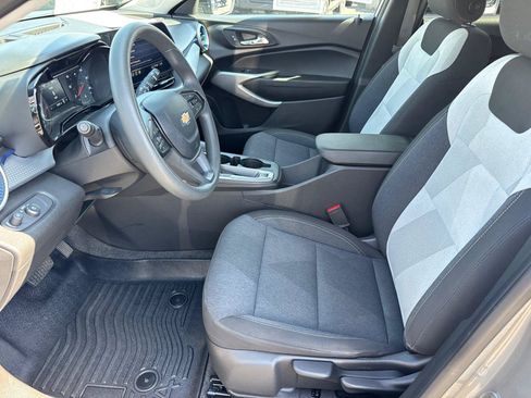 Used 2024 Chevrolet Trax LS FWD image 24