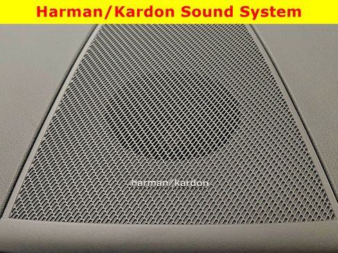 Used 2024 Volvo XC60 T8 Ultimate w/ Climate Package image 30