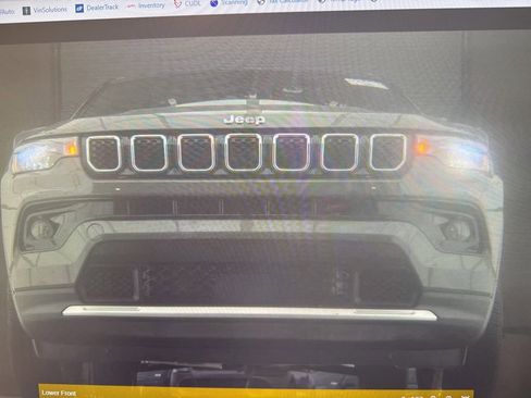 Used 2023 Jeep Compass Limited image 4