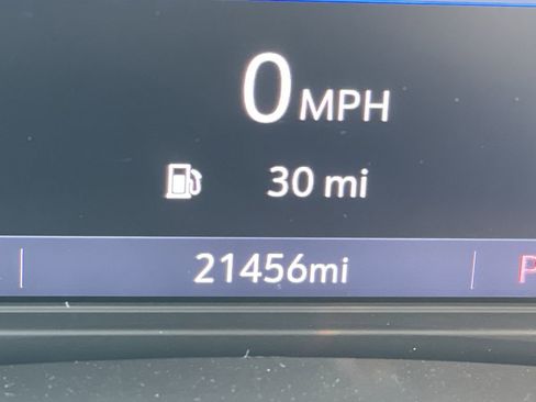 Used 2023 Buick Enclave Essence image 12