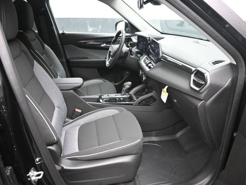 New 2026 Chevrolet TrailBlazer LT w/ Convenience Package AWD/4WD image 9