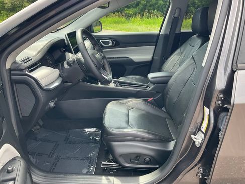 Used 2022 Jeep Compass Limited AWD/4WD image 3