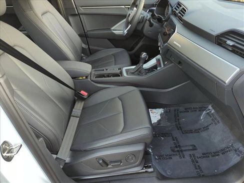 Used 2025 Audi Q3 2.0T Premium w/ Convenience Package image 21