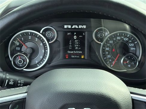 Used 2023 RAM 1500 Big Horn image 24