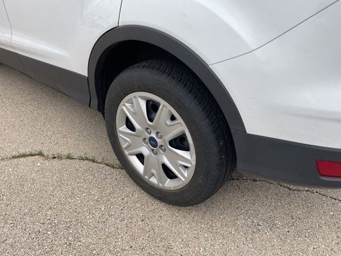 Used 2014 Ford Escape S FWD image 4