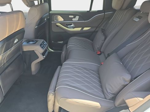 Used 2026 Mercedes-Benz Maybach GLS 600 4MATIC image 17