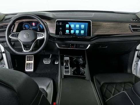 Certified 2025 Volkswagen Atlas SEL Premium R-Line image 21