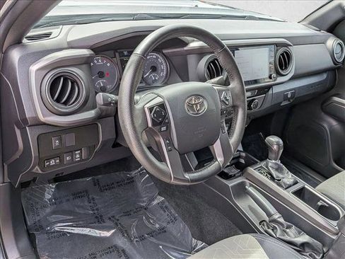 Used 2022 Toyota Tacoma TRD Sport w/ Technology Package RWD image 10