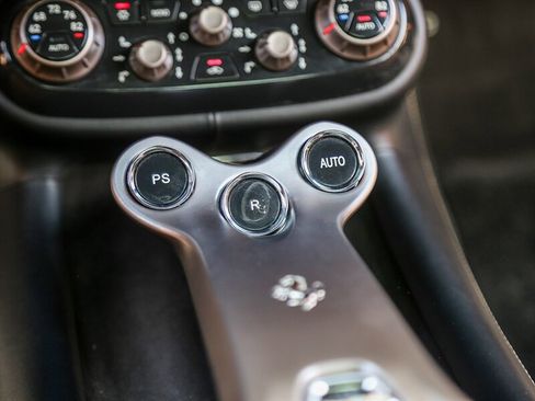 Used 2010 Ferrari California image 33