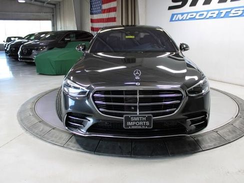 Used 2022 Mercedes-Benz S 500 4MATIC w/ AMG Line Package image 2