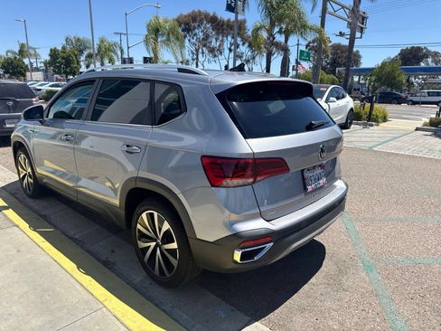 Used 2022 Volkswagen Taos SE FWD image 5