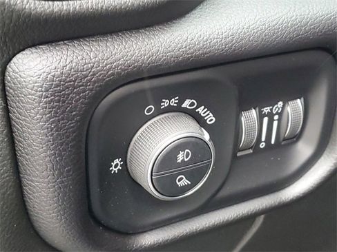 Used 2025 RAM 3500 Laramie image 8