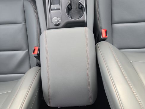 Used 2025 Ford Explorer Active w/ Active Comfort Package image 15