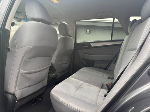 Used 2018 Subaru Outback 2.5i Premium image 19