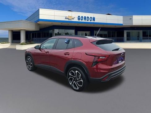 Used 2025 Chevrolet Trax RS w/ Driver Confidence Package image 3